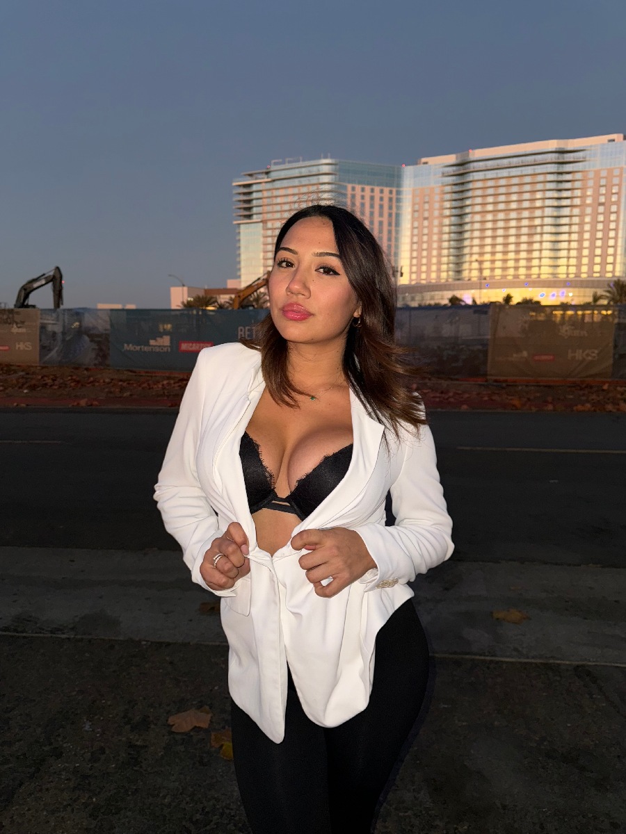 Take a pause and enjoy Ali Cruz — streaming from Nantong