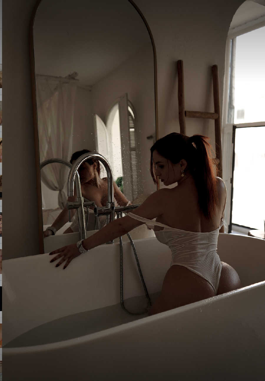 A playful frame from Miranda Faith nude — online in Nantong